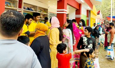 শনিবারেও প্রাণবন্ত বইমেলা