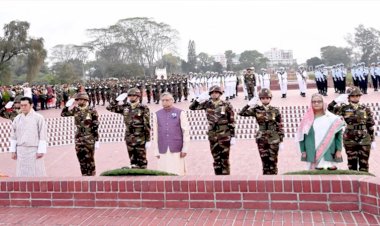 স্বাধীনতা দিবসে স্মৃতিসৌধে রাষ্ট্রপতি-প্রধানমন্ত্রীর শ্রদ্ধা