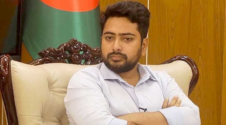 নাম ব্যবহার করে তদবির বিষয়ে যে বার্তা দিলেন উপদেষ্টা নাহিদ