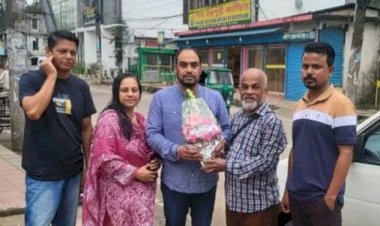 বাংলাভাষী সম্পাদক  অলিউর রহমান খান দেশে এসেছেন 