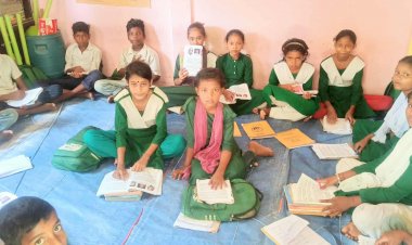 বেঞ্চ-ডেস্ক নেই, ক্লান্তি আছে—তবু থেমে নেই হৃশিতাদের স্বপ্নযাত্রা”পর্ব৪