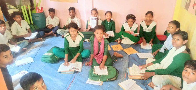 বেঞ্চ-ডেস্ক নেই, ক্লান্তি আছে—তবু থেমে নেই হৃশিতাদের স্বপ্নযাত্রা”পর্ব৪