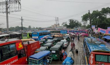 বিশ্ববিদ্যালয় শিক্ষার্থী ও বাস শ্রমিকদের দ্বন্দ্বে সুনামগঞ্জে অনির্দিষ্টকালের জন্য দূরপাল্লার বাস বন্ধ