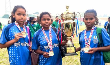 ফুটবল মাঠ মাতাচ্ছে চা শ্রমিক কন্যারা