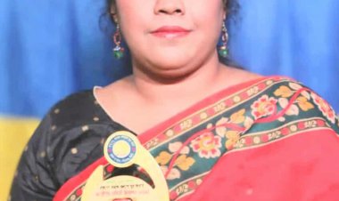 চা শ্রমিকদের জীবনসংগ্রাম তুলে ধরায় প্রত্যাশা সম্মাননা পেলেন বাংলাভাষী প্রতিনিধি সাংবাদিক সুবর্ণা হামিদ