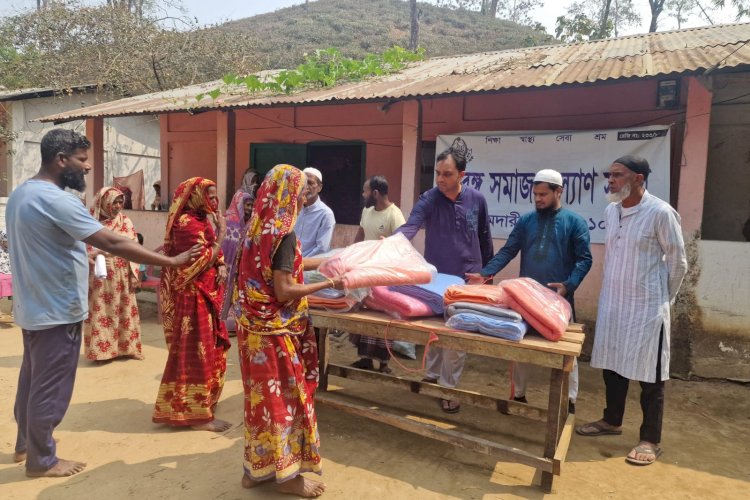 চা শ্রমিকদের মাঝে কম্বল বিতরণ করল তরঙ্গ সমাজ কল্যাণ সংস্হা